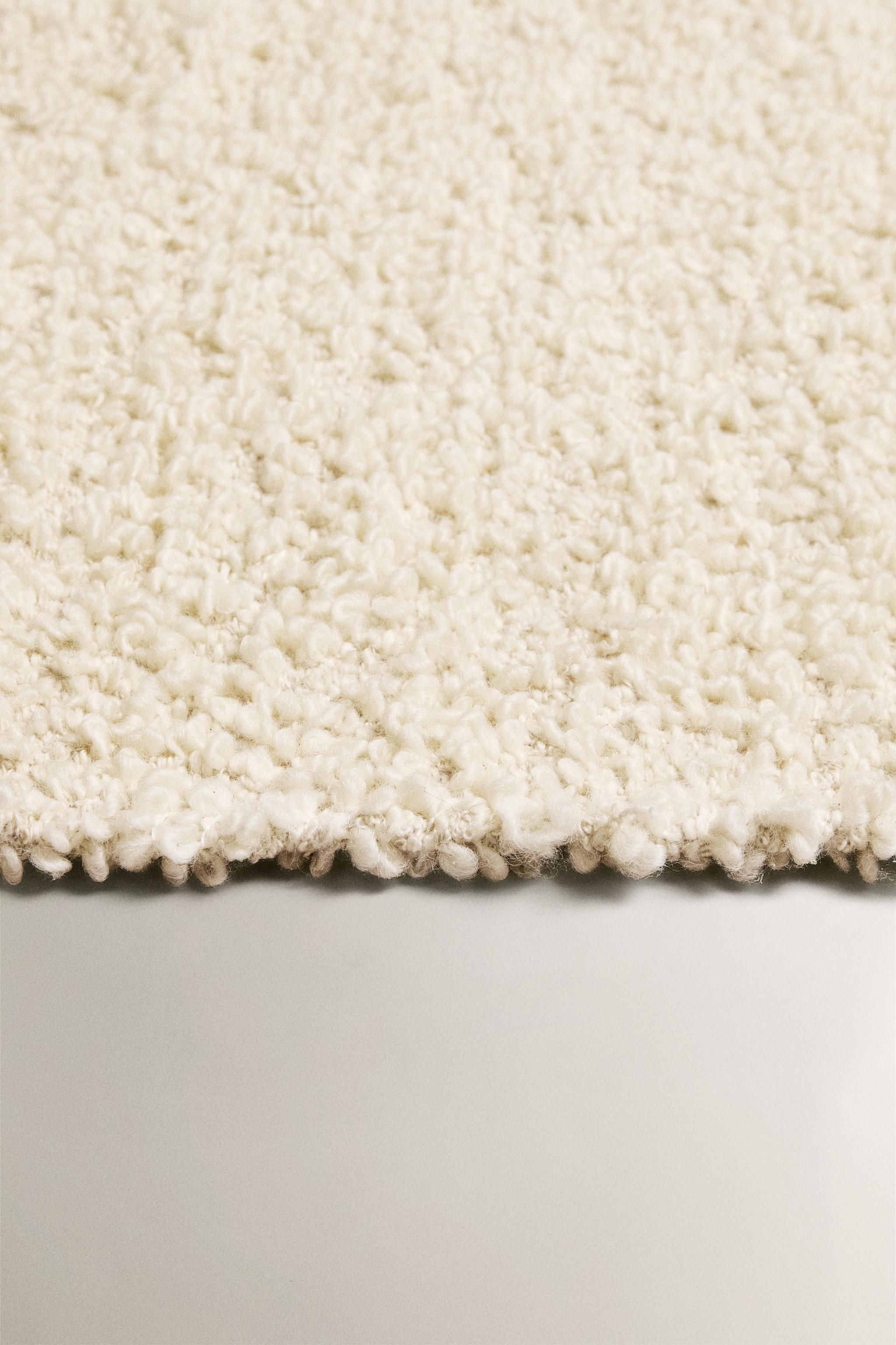 BOUCLÉ WOOL AREA RUG